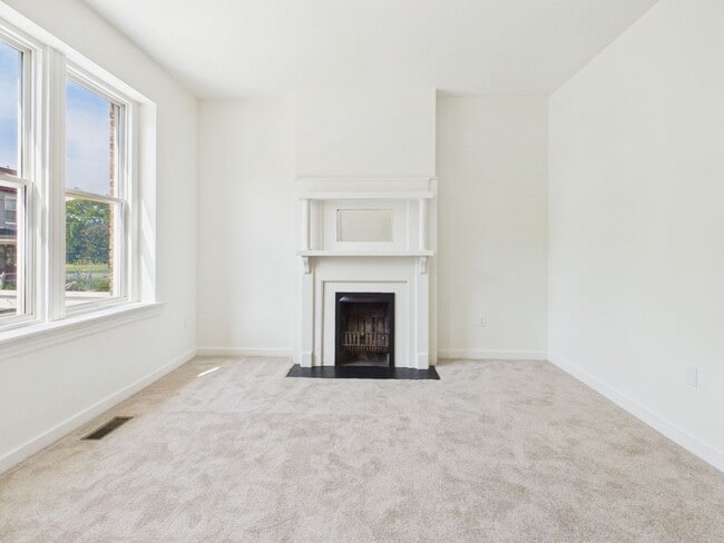Building Photo - 204 Wellford St Unit Apartment A