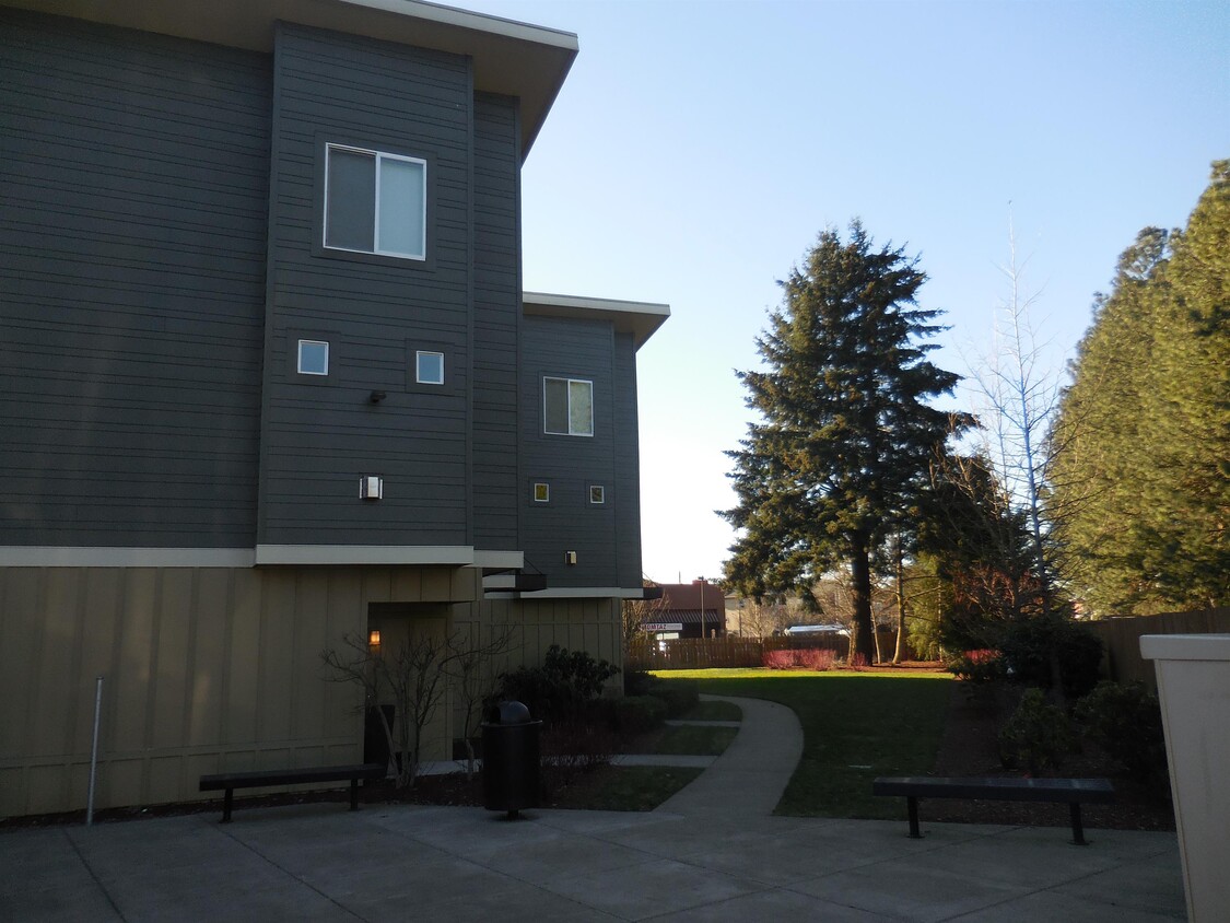 Photo - 1005 SW 166th Ave (Beaverton, OR)