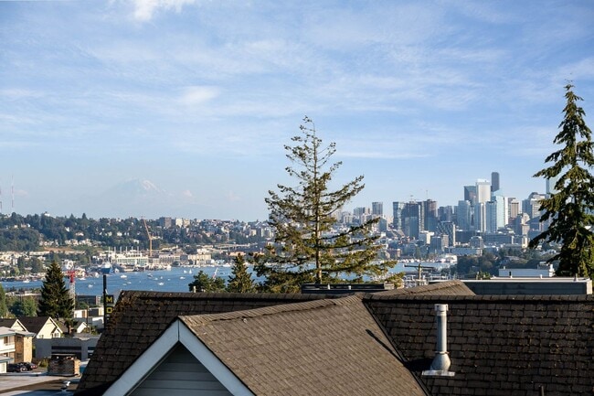 Photo - 3bd/1.75ba Seattle Townhome