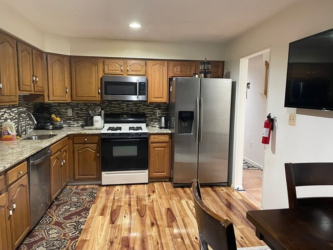 Building Photo - 176 Thoreau Dr Rental
