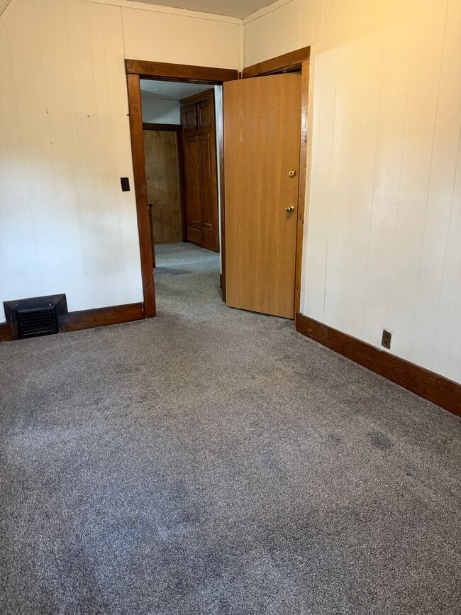 Building Photo - SE - Main & 23rd St N Unit Main St Rental
