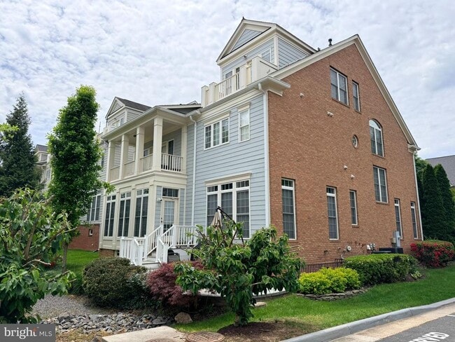 Building Photo - 8880 Olive Mae Cir