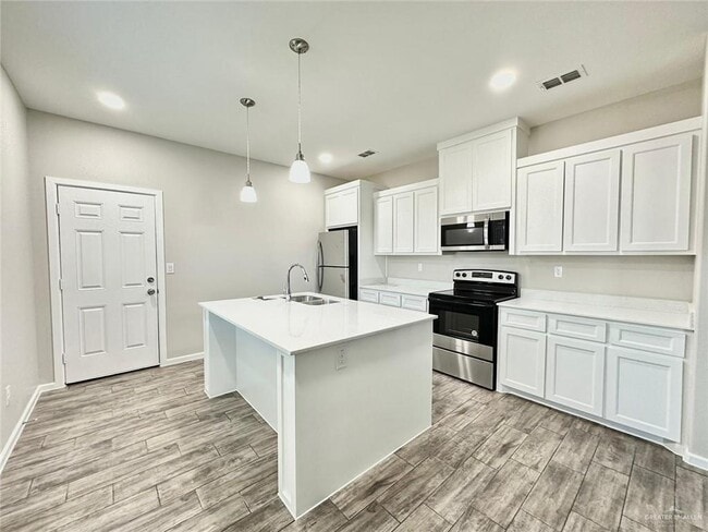 1220 S Yankton St Unit 1