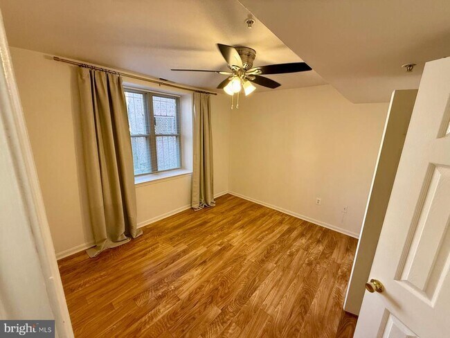 Photo - 345 Oakdale Pl NW Unit 103