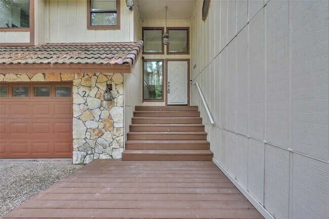 Photo - 2 Alladdin Ln