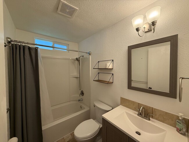 Photo - Charming 4 bed, 2 bath Lynnwood Home, $3100/mo.