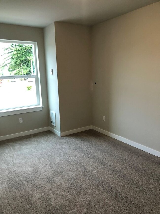 Photo - 3 bedroom/2.5 bathroom Townhome on Cul-de-Sac