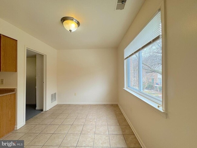 Building Photo - 4655 Logsdon Dr