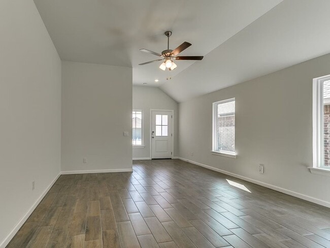 Photo - 1st Month Free - Stunning New Home!