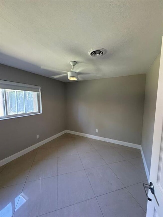 Photo - 4411 NE 15th Way