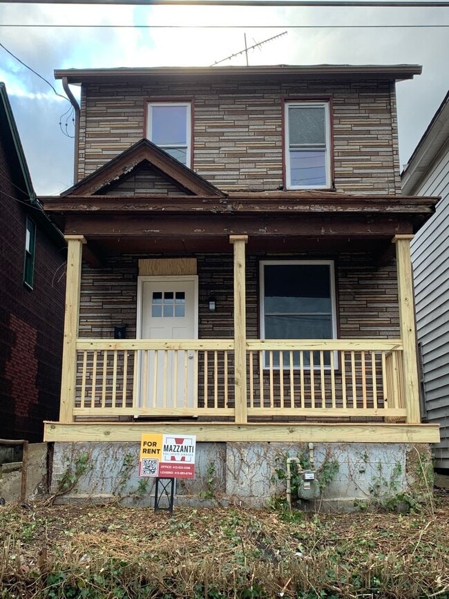 Building Photo - Remodeled 2 Bedroom, 1 Bathroom House