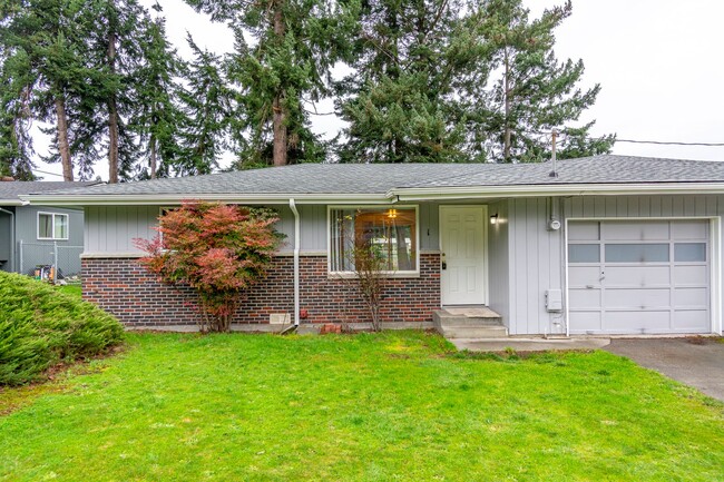 Building Photo - 830 SW 6th Ave Unit #1