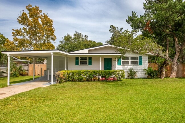 Building Photo - Complete remodel, adorable home!!