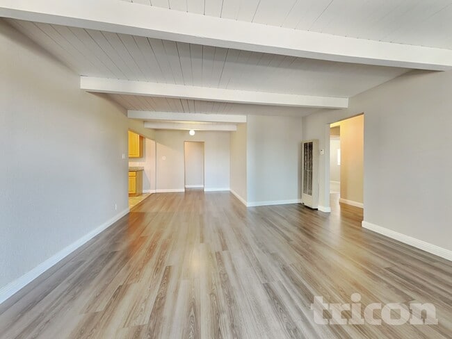 Photo - 500 Shaddick Dr