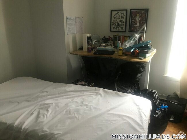 Building Photo - 28 S Huntington Ave Unit 200 Rental