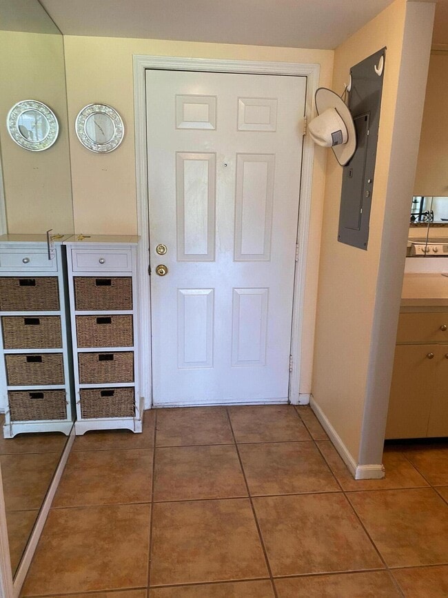 Photo - 11863 Wimbledon Cir Unidad 440