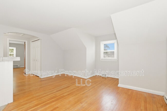 Photo - 2008 Maple Ave Unit B