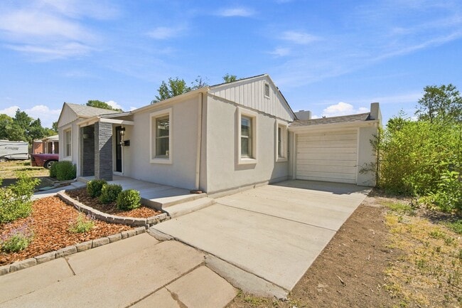 Photo - 2312 Court St