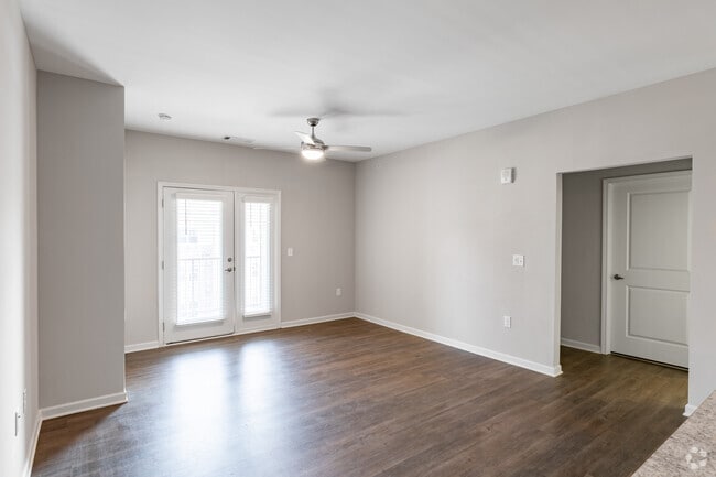 3BR, 2BA - 1150SF Living