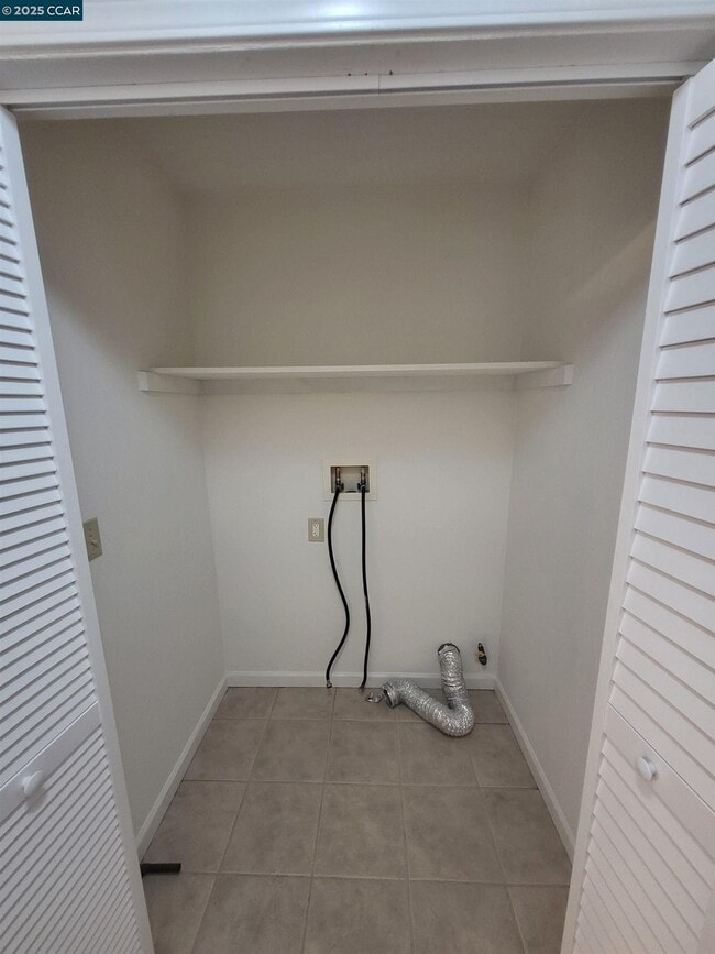Photo - 526 Harbour Way