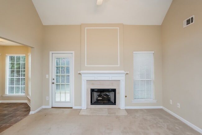 Photo - 384 Jasmine Dr