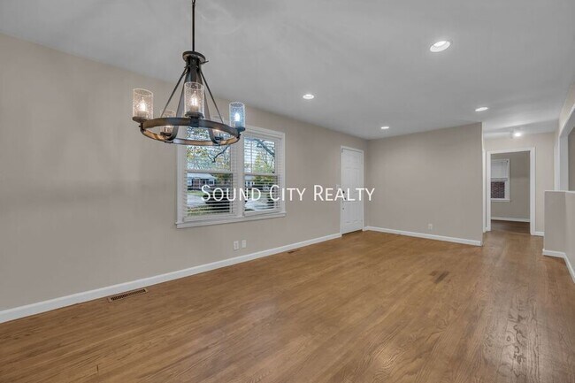 Photo - 2820 St Edwards Dr