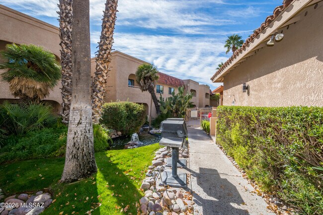 Photo - 5750 N Camino Esplendora Unit 118