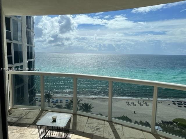 Building Photo - 17201 Collins Ave Unit 1405