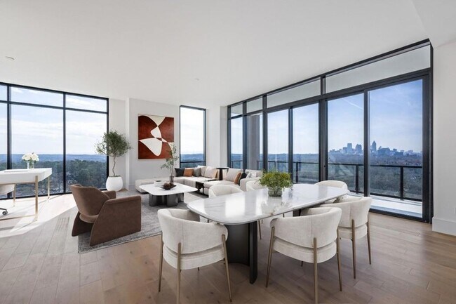 Photo - 2425 Peachtree Rd NE Unidad 1705