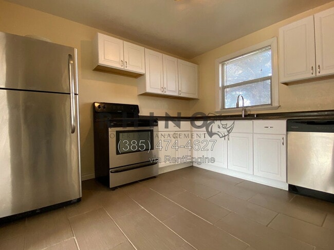 Photo - 2885 Van Buren Ave
