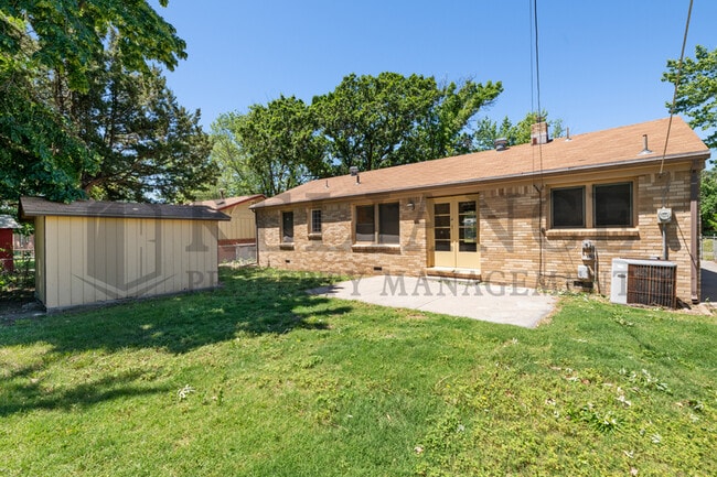 Photo - 860 Fabrique St