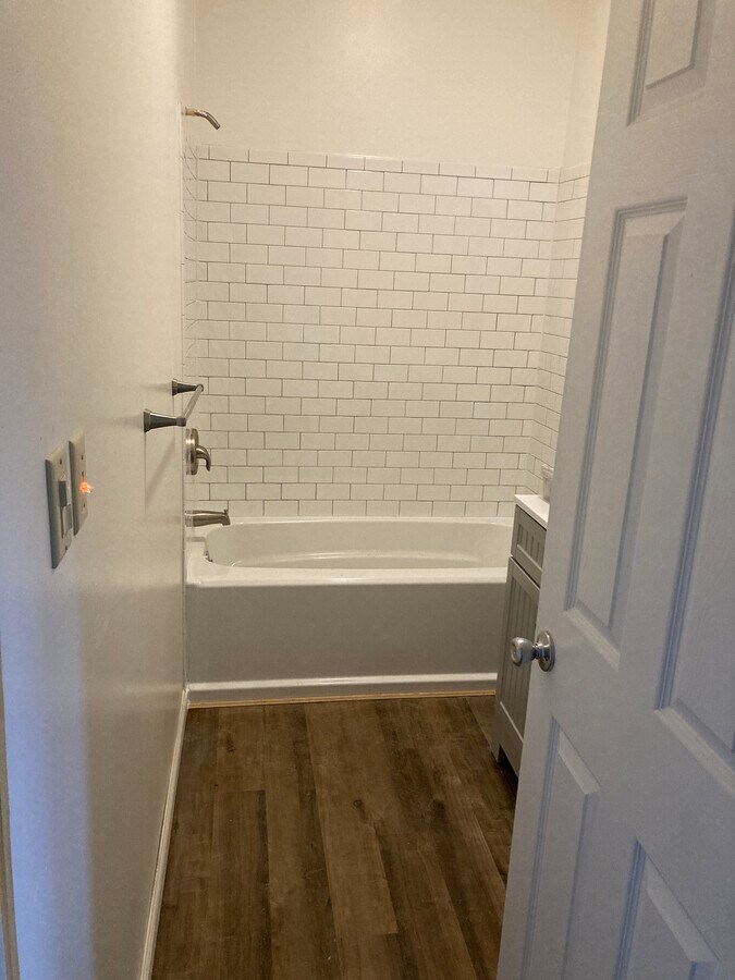 Bath - 9 Elizabeth St Unit 2 Upper