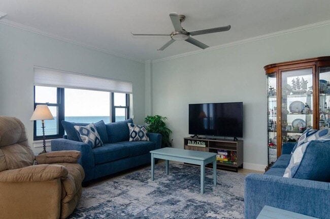 Photo - 2400 N Lumina Ave