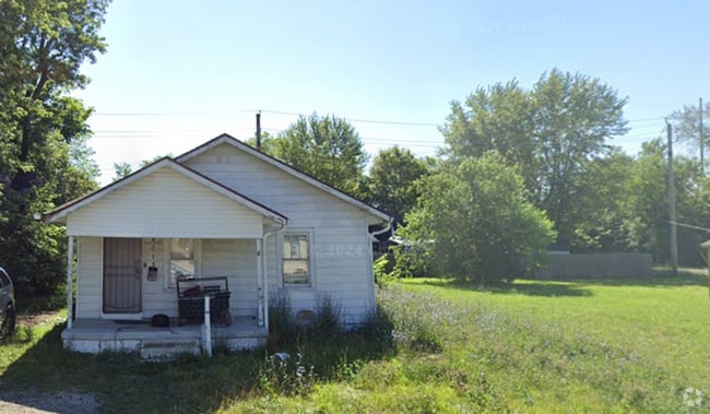 Building Photo - 2 bed 1 bath Rental