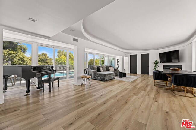 Photo - 4620 Caritina Dr