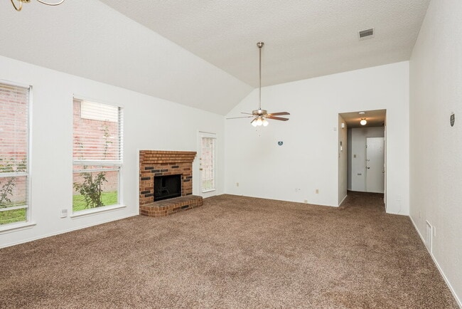 Photo - 2208 Browning Dr