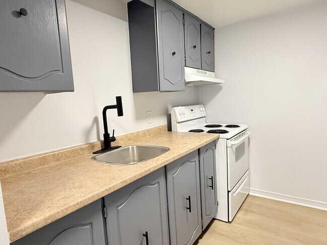 Photo - 4 Dufferin St Unit 103