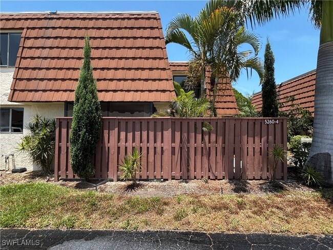 Building Photo - 5260 Cedarbend Dr Rental