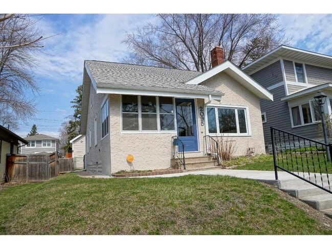 2095 Wellesley Ave Unit 1