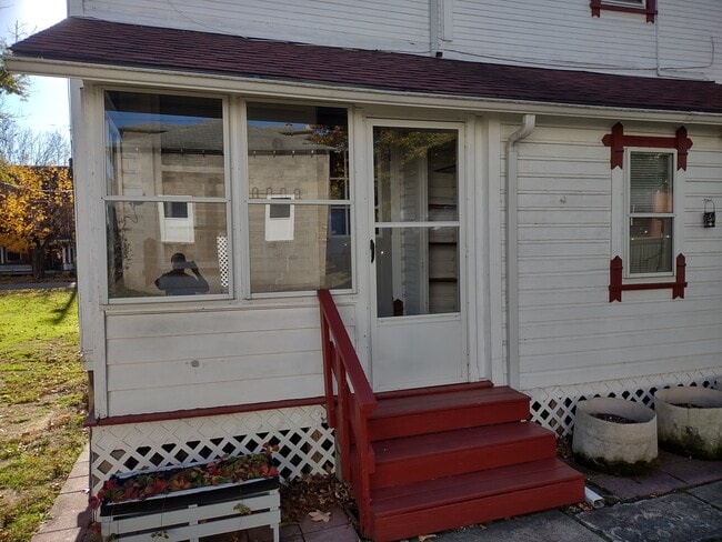 Photo - 416 N McKean St