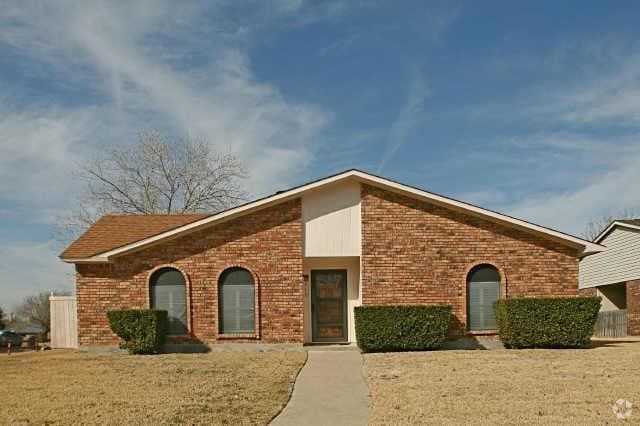 Building Photo - 410 Cambria Dr Rental