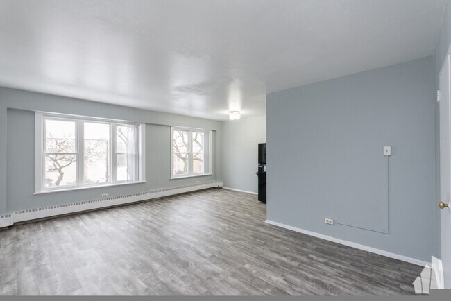 Photo - 7333 N Ridge Blvd Unit 211