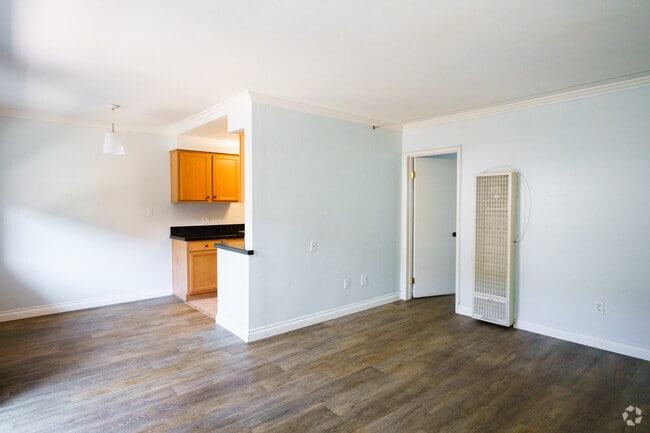 Building Photo - 3932 9th Ave Unit 2 Rental