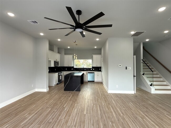 Photo - 3101 Live Oak St