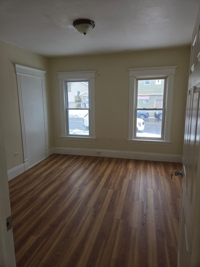 Photo - 705-09 South Ave