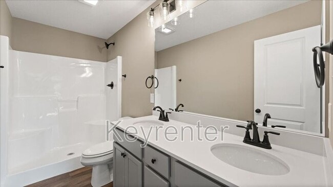 Photo - 3527 Lynn Ave