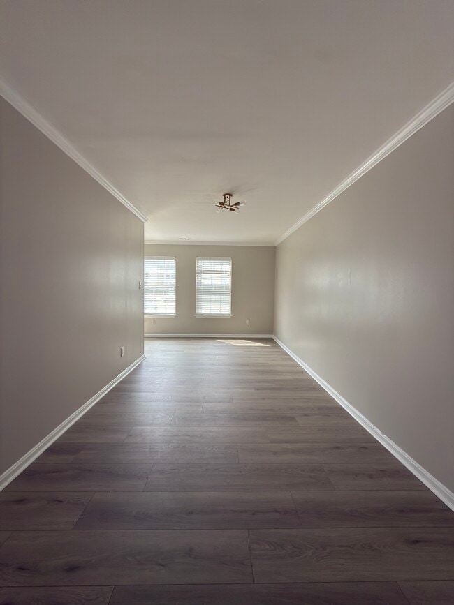 Photo - 1706 Tulip Ave