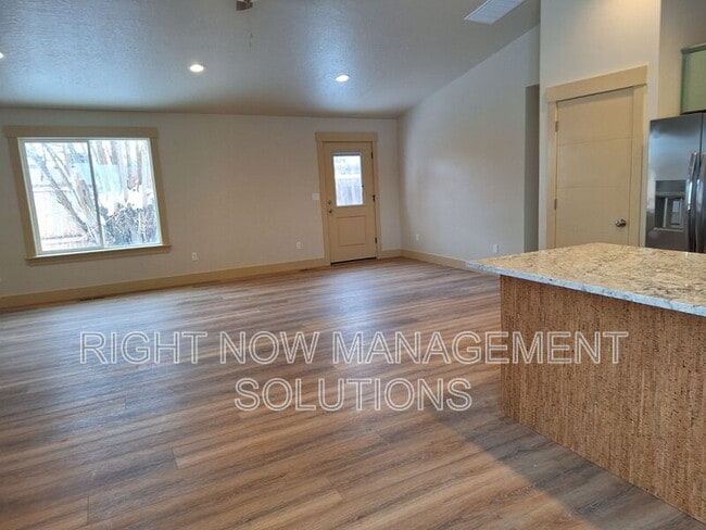 Photo - 702 Smith Ave Unit 1