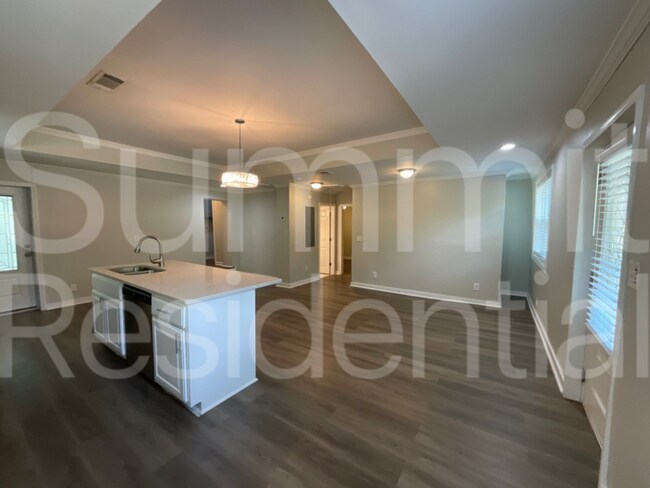 Photo - 2590 Godfrey Dr NW