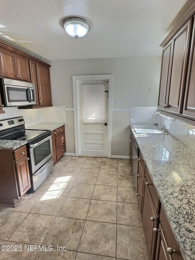 Photo - 4614 Birkenhead Rd